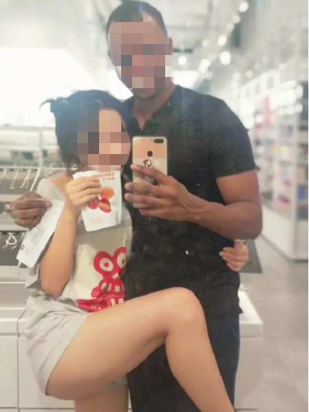 啄木鸟爱神 而“爱神”则赋予其神圣性