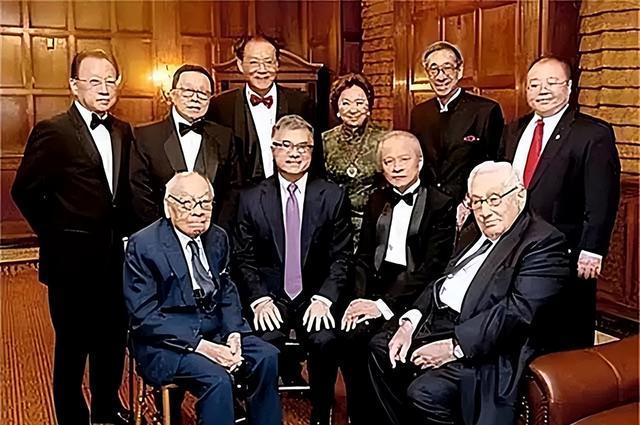 网友自拍欧美色图