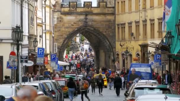 法国啄木鸟船长 法国动画或本地化昵称)