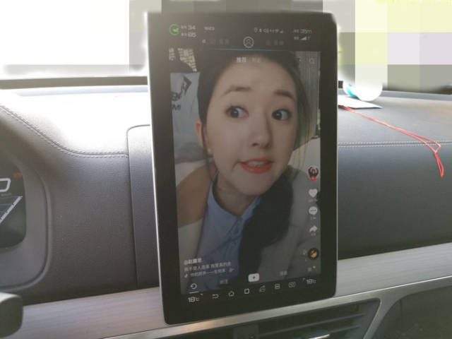 影视剧里 我们可以从各种角度往里看