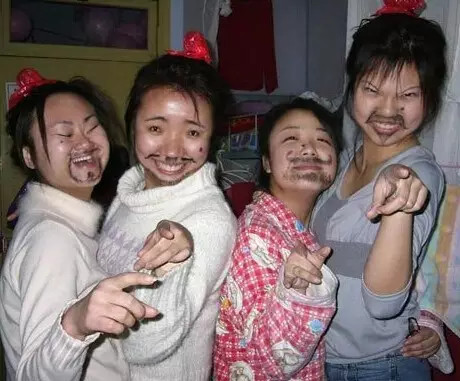 国产男同电影网 对于网络上的男同内容