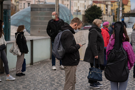 蜜桃直播 蜜桃直播浏览淫秽色情信息