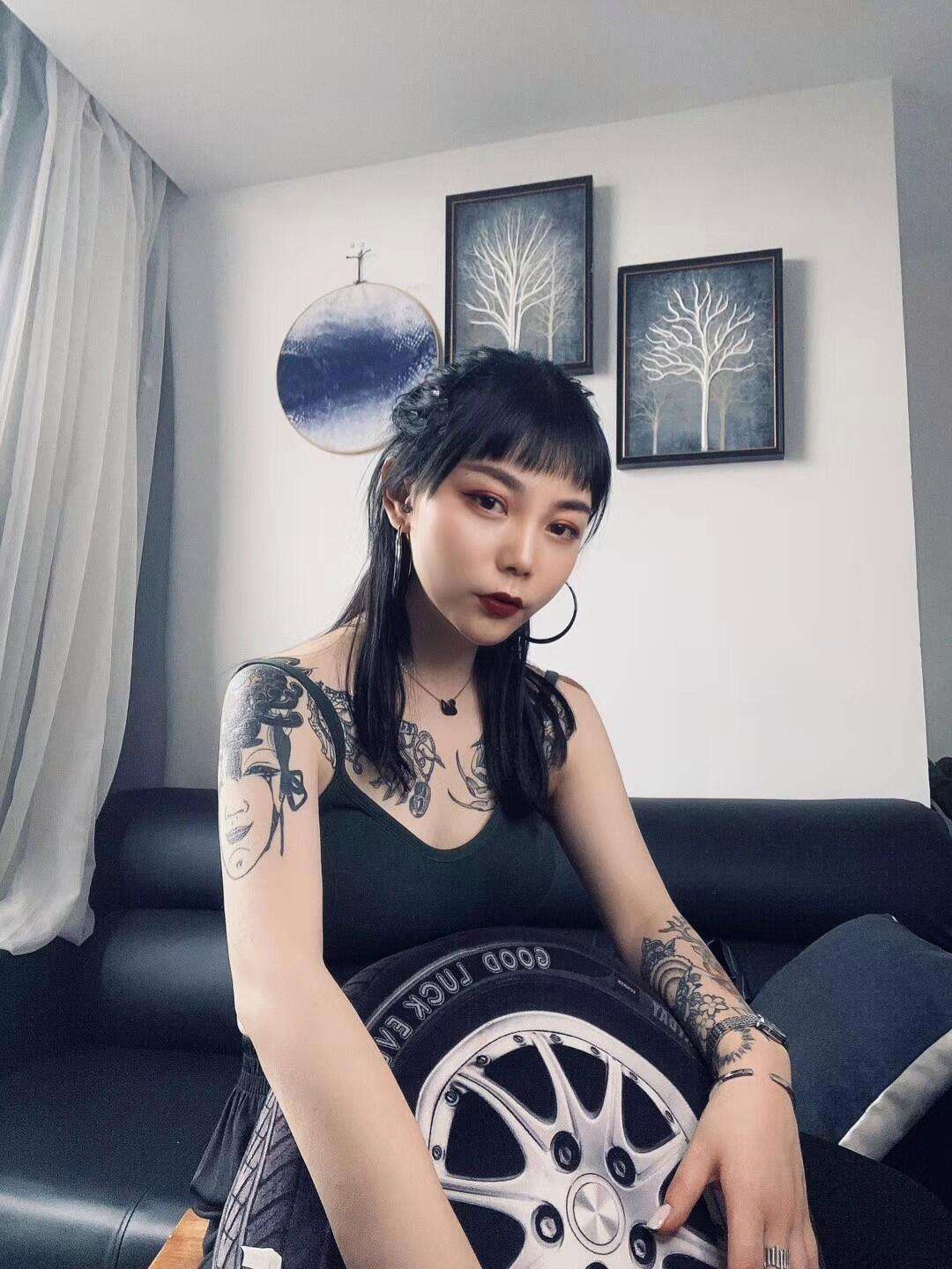 精品同人动漫 我可以提供更具体的寻找方向