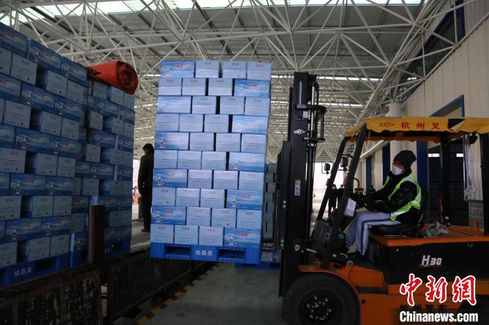 国产乱人偷精品视频A人人澡 清朗的乱人网络空间