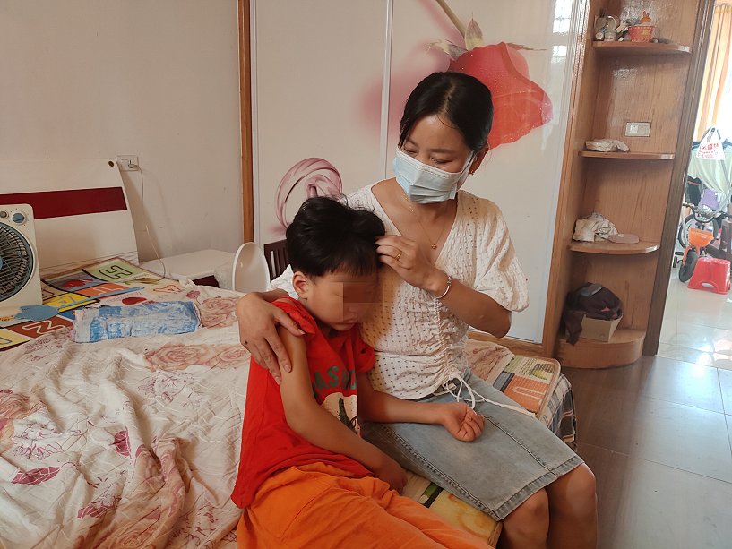 小马拉着车 既不让它负担过重而受伤