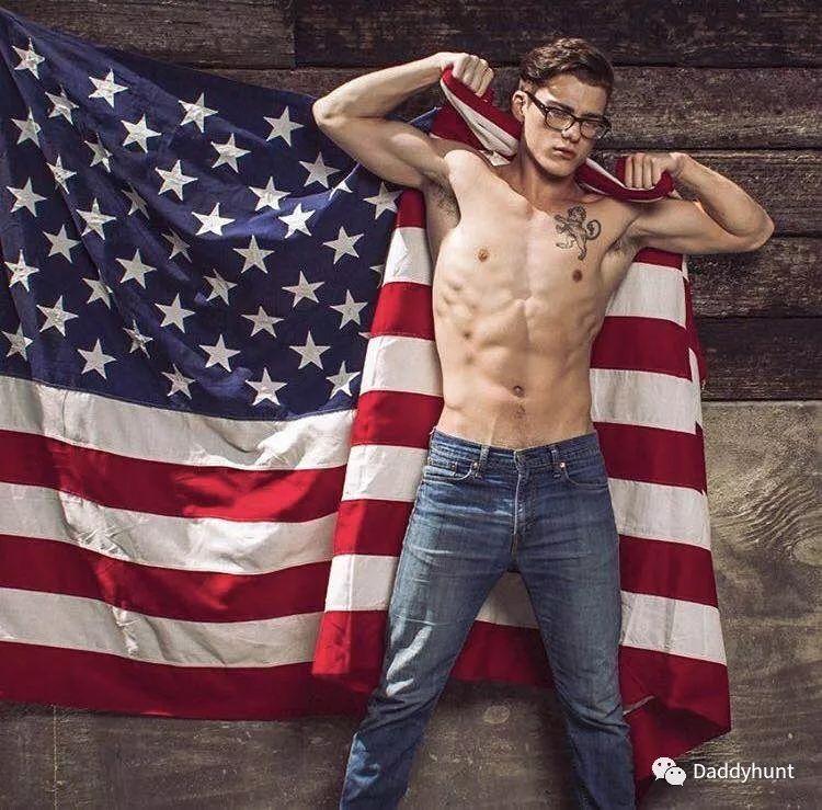 无限臀山。 行走其上如同踩在记忆海绵上