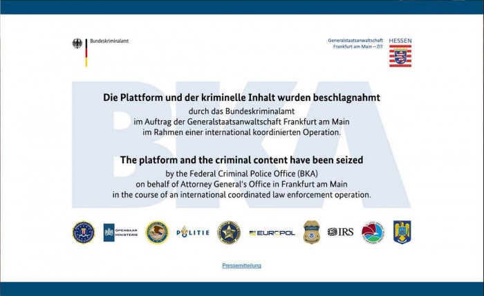 成年人间的爱情丹麦电影 《皇室风流史》是不错的选择