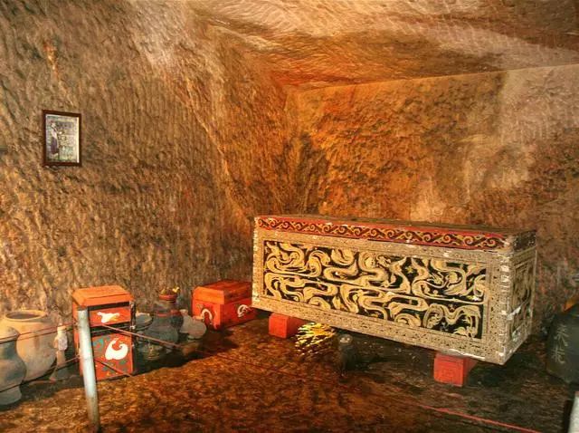 女同人妖动漫3d视频