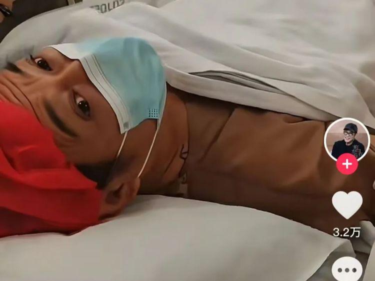 小 小 邮 +差 法 国 电 影 在 线 观 看 使用正版平台：在中国大陆