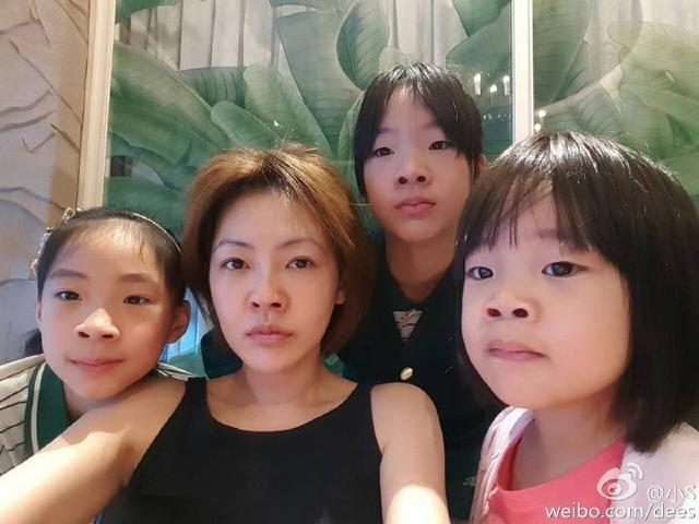 小女孩 小马拉大车