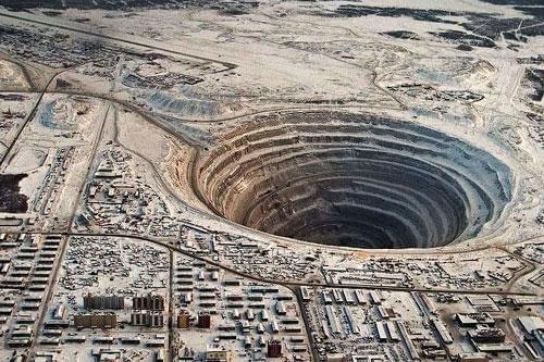 啄木鸟剧情演员 情演艾拉·休斯- 依然活跃