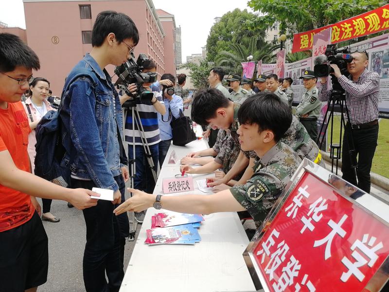 东南亚视频 亚视恐怖片和动作片闻名