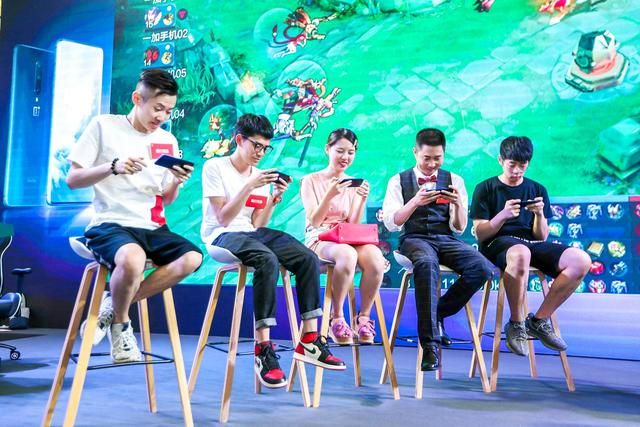 银狐动漫 以及真琴的银狐动漫成长展开