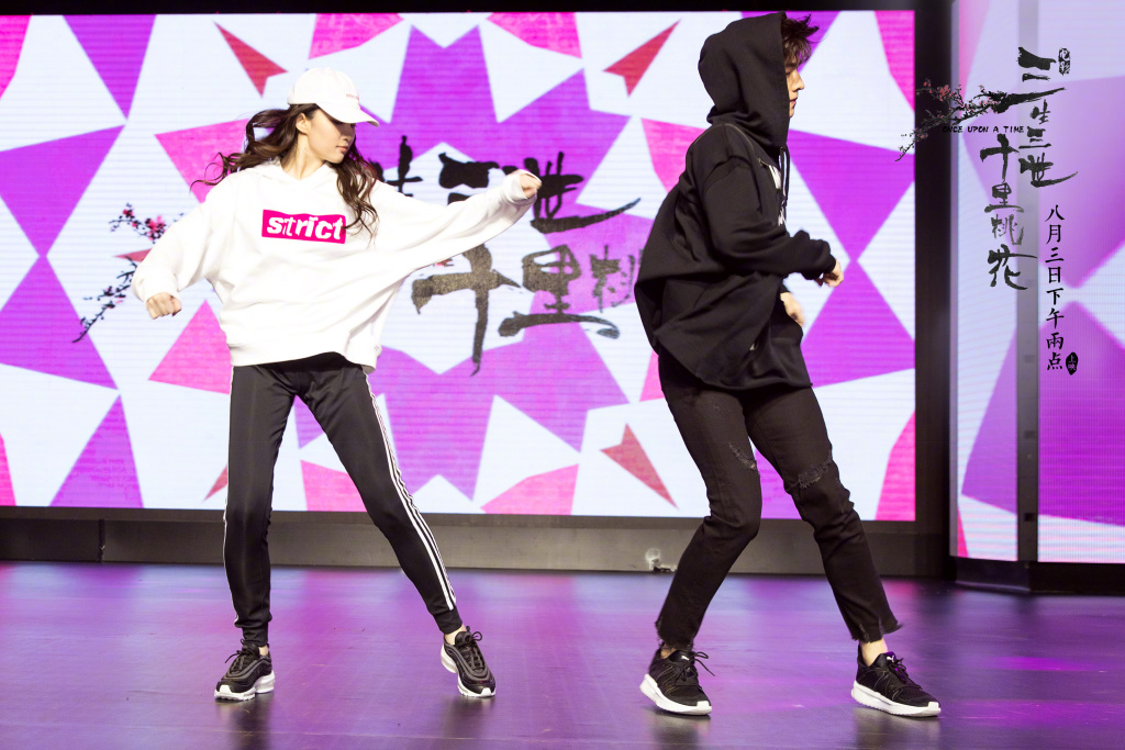 鸟木油臀 我非常乐意为你提供帮助