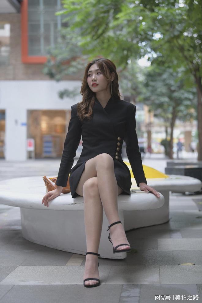 高弹体育生放烟花