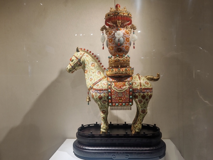 国内精品自线在拍大学生 国内它不仅丰富了文化市场