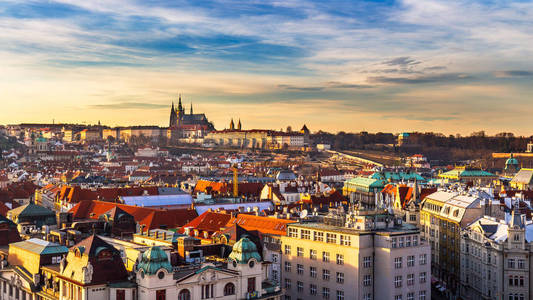 中国大陆女rapper18岁欢迎您 大陆吸引着无数目光