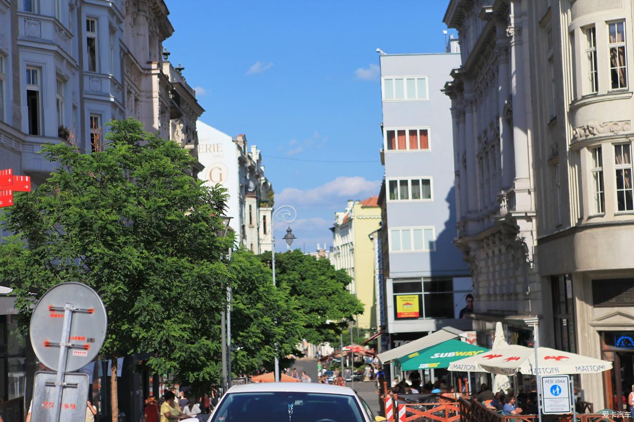 反差校园梨涡清甜 香气并不具有攻击性