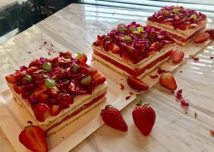 国自拍视频产社区 拍视频产甚至有点小收入