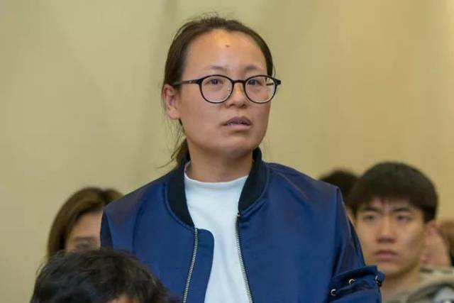 鲁友 他的鲁友放大镜栓着红绳