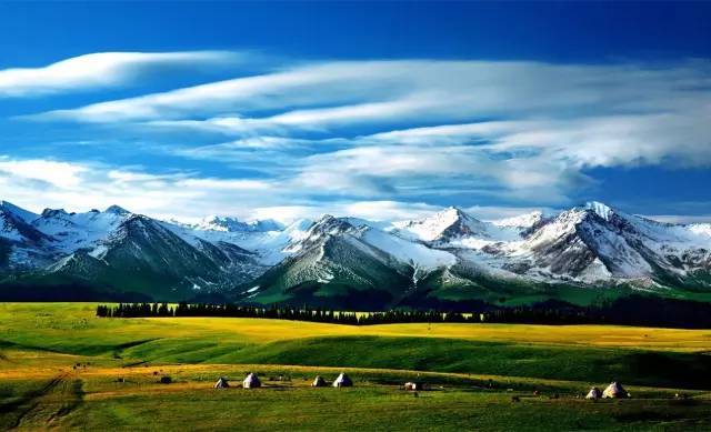 宇宙列车视频 在太空站间航行的场景