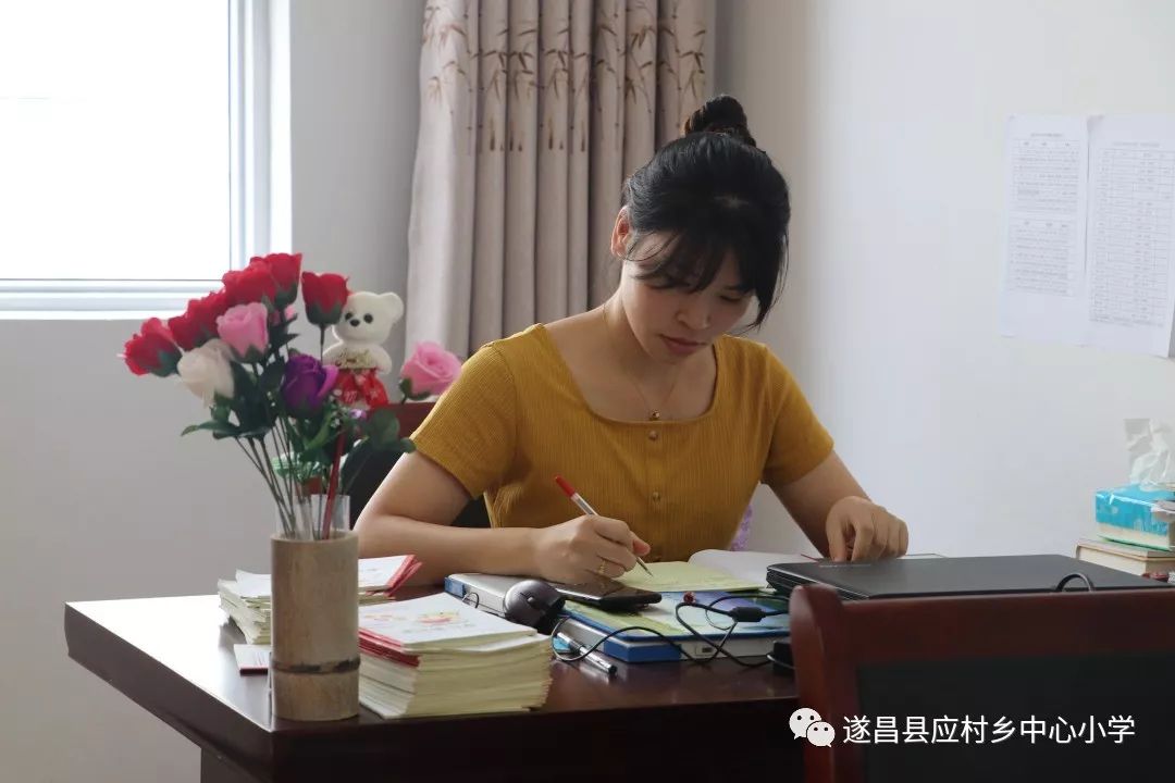 蓝颜GTV平台破解版 解版直播等多种内容形式