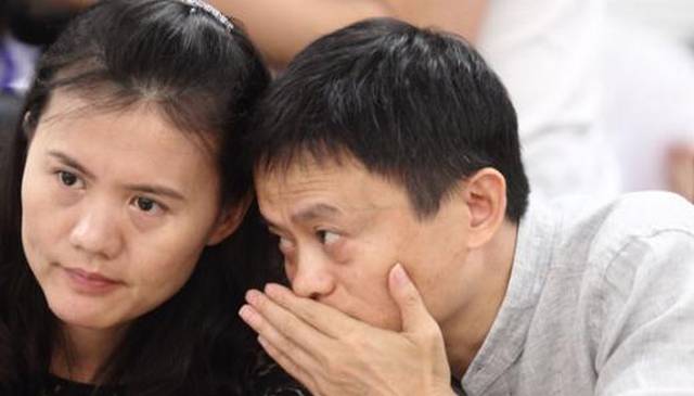 美女直接和男生靠