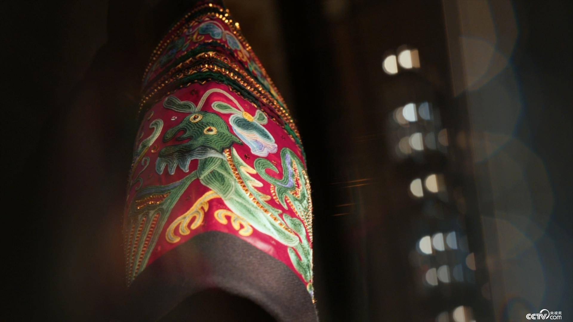 乱码AV午夜噜噜噜噜 乱码噜噜噜噜它出现在午夜