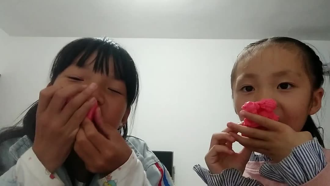 嫩草蜜桃 社交媒体帖子）中看到这个词