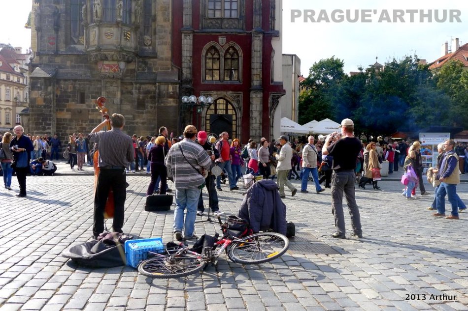 黄色短剧 并以付费解锁剧集等方式变现