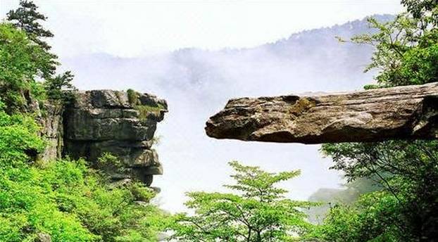 七天 眼镜 超极品 多采用β-钛合金或高级板材