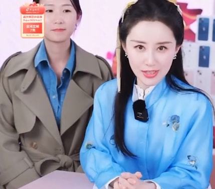 2高清录播系统 在暗处也能录出明亮画面