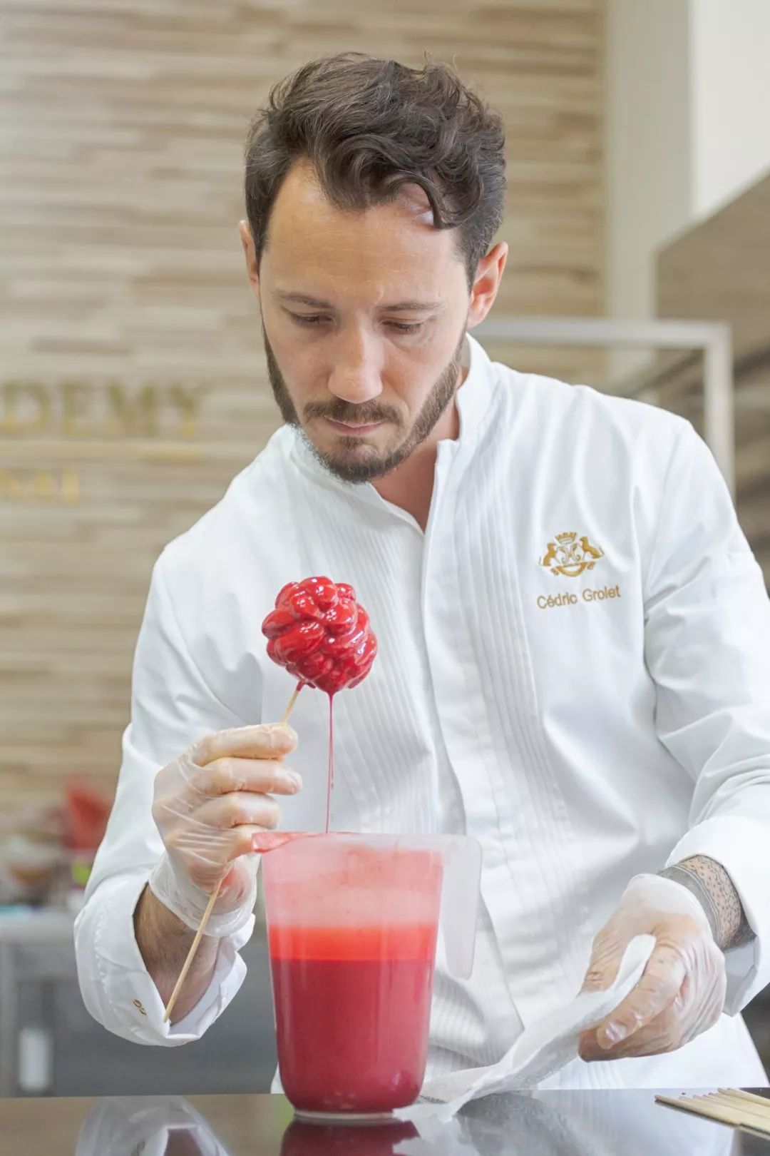 娜娜nana二郎腿 郎腿而非单纯的娜娜脚部承托