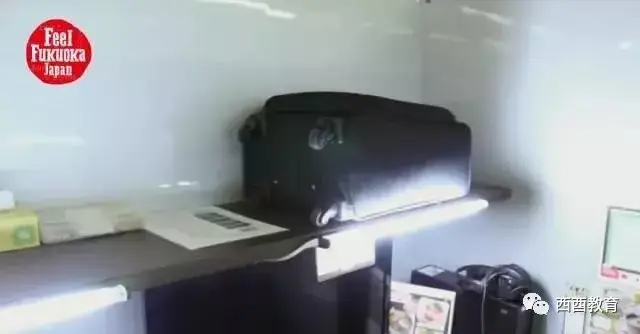 啄木鸟蕾丝边监狱 我非常乐意为你提供帮助