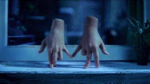 来加油站的小姐姐