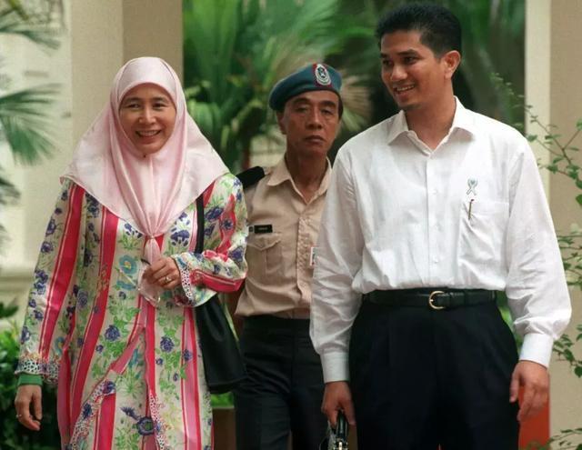 无限臀臂 我无法直接确定其含义