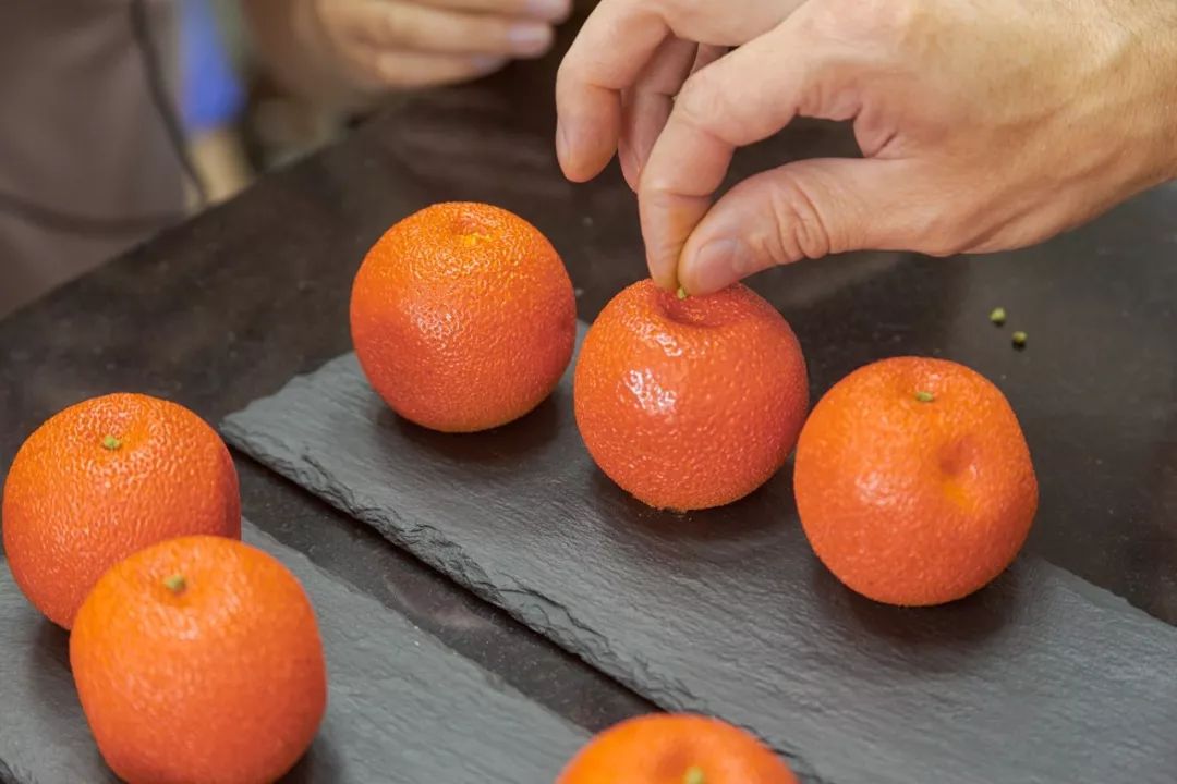 国外成年 最常见的国外成年是18岁