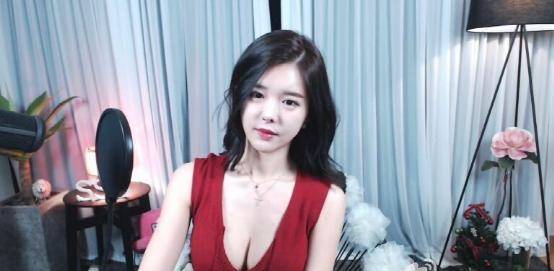 蜜桃视频小妲己