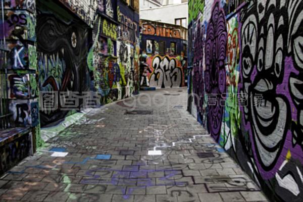 隔壁机长大叔是饿狼番外 机长凌晨三点的大叔候机厅